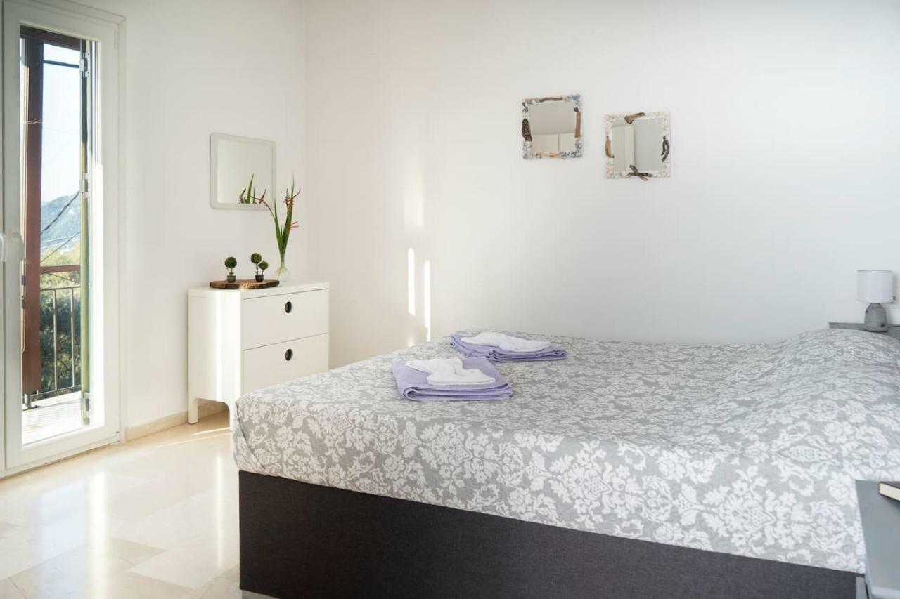 Coralli Pentati 1 "Dimitris Apartments" Екстер'єр фото